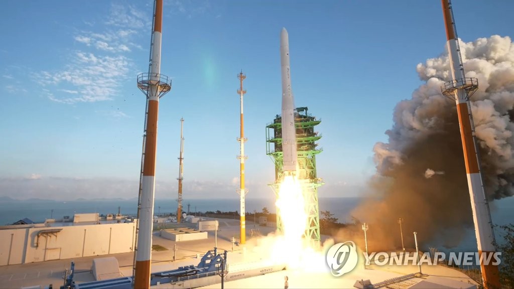 韓国初の国産ロケット　ダミー衛星のカバーは正常分離＝エンジン停止の原因分析中