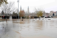 지속적 폭우로 범람한 스페인 사라고사의 하천