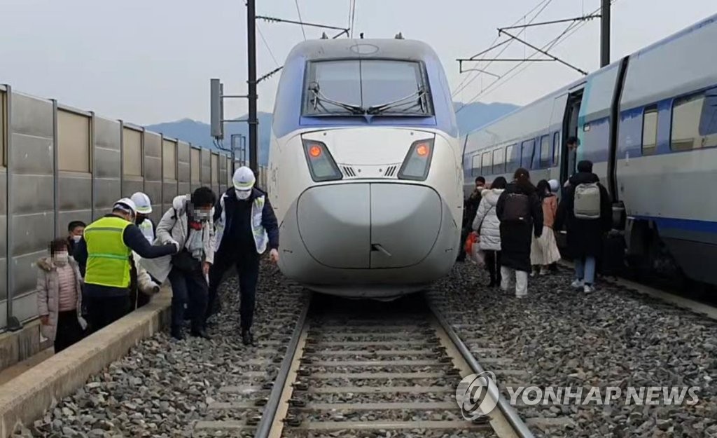 韓国国鉄　KTX山川　ブロック 韓国バリアフリーレポート② KTX-山川 十分な広さの車いす