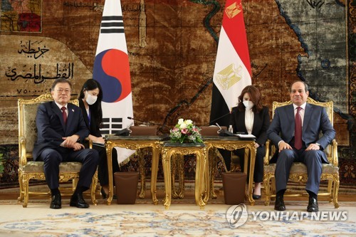 (2ª AMPLIACIÓN) Los líderes de Seúl y El Cairo realizarán esfuerzos conjuntos para un acuerdo del obús K-9