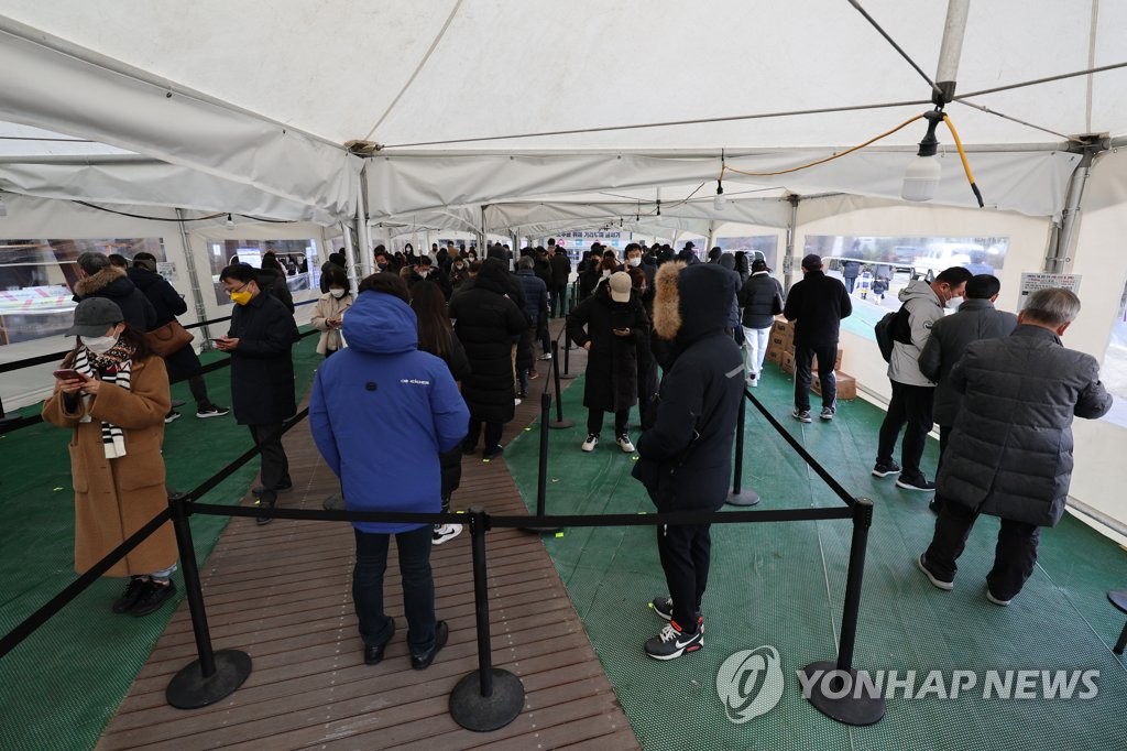韓国の新規コロナ感染者１万４５１８人　３日連続で過去最多