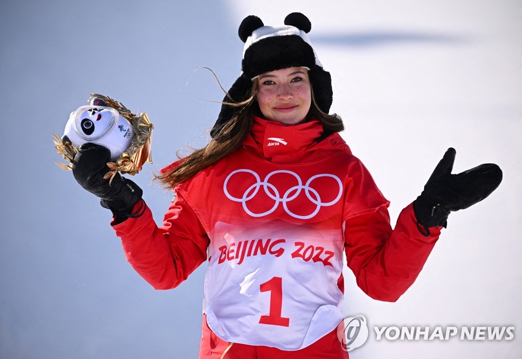 동계올림픽 스키서 두 번째 금메달 딴 중국 에일린 구