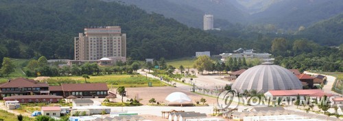 [속보] 국정원 "영변에 진입도로 완성…북핵 실험 언제든 가능"