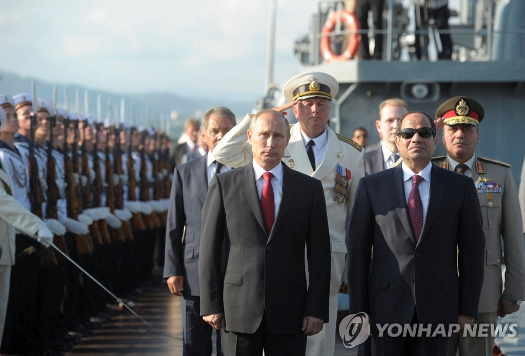 흑해함대 '모스크바' 함상에 오른 푸틴 러시아 대통령