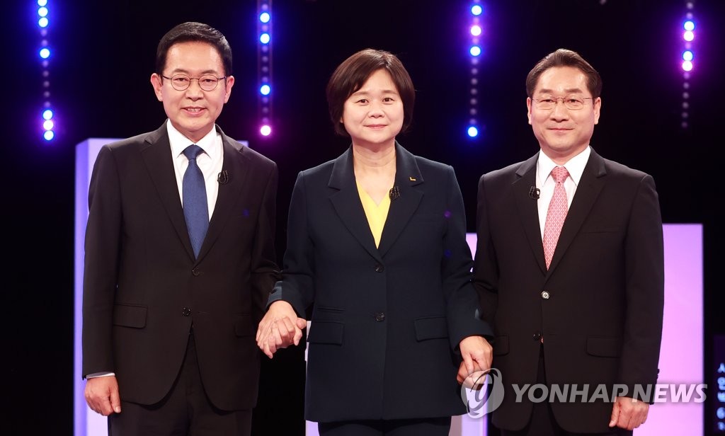 방송 토론 앞두고 기념 촬영하는 인천시장 후보들