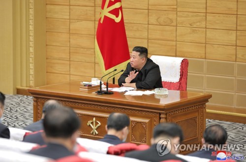 북한 김정은, 보건·사법 부문에 약 공급문제 질타 …군투입 특별명령