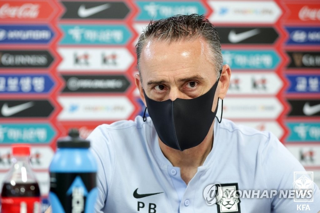 South Korea head coach Paulo Bento speaks during an online press conference at the National Football Center in Paju, 30 kilometers north of Seoul, on June 13, 2022, the eve of a friendly match against Egypt, in this photo provided by the Korea Football Association. (PHOTO NOT FOR SALE) (Yonhap)