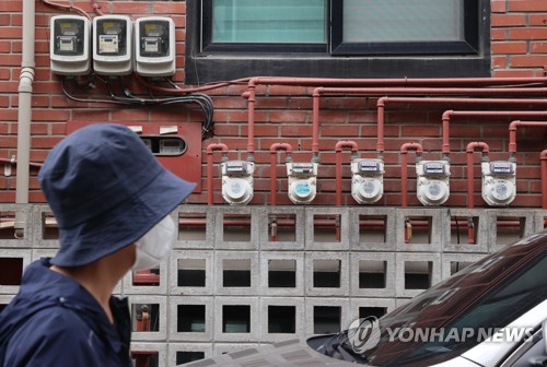 서울 시내 주택가의 전기계량기와 가스계량기 모습. [연합뉴스 자료사진]
