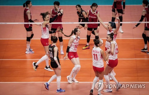 도쿄올림픽 4강서 1년 만에 아시아 변방으로 밀린 한국 여자배구