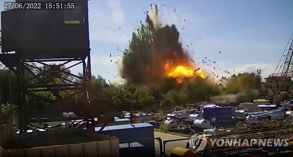 러시아군 미사일 공격받는 우크라이나 쇼핑몰