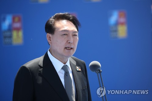 하루 앞당겨진 尹-마크롱 회담…"원전·우주산업 협력 확대"