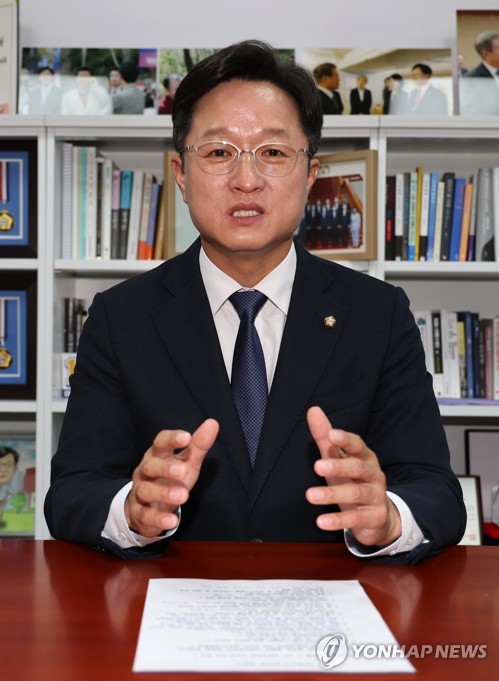 Kang Byung-won to enter opposition party's leadership race