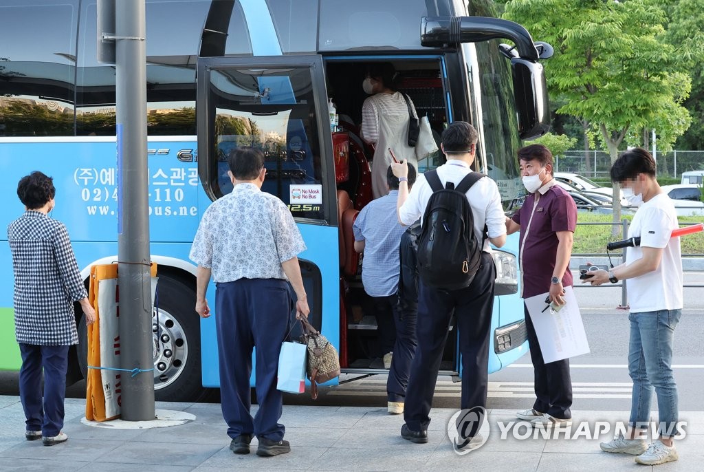 대전행 대체수송 버스 운행하는 수서역