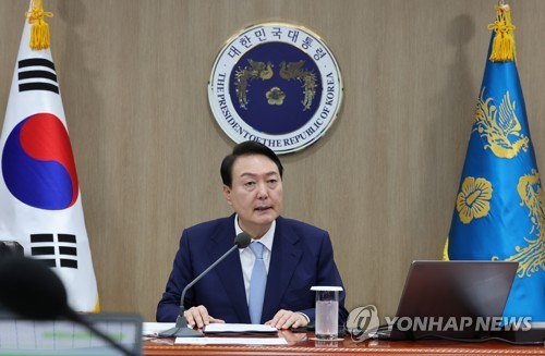  尹, 국무회의 주재…"한일관계, 이제 과거 넘어서야"