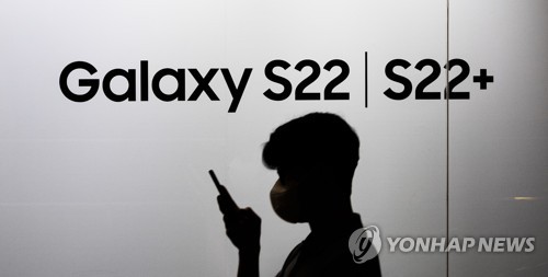 삼성폰, 2분기 영업익 19% 감소한 2.6조…원가·환율 상승 탓(종합)