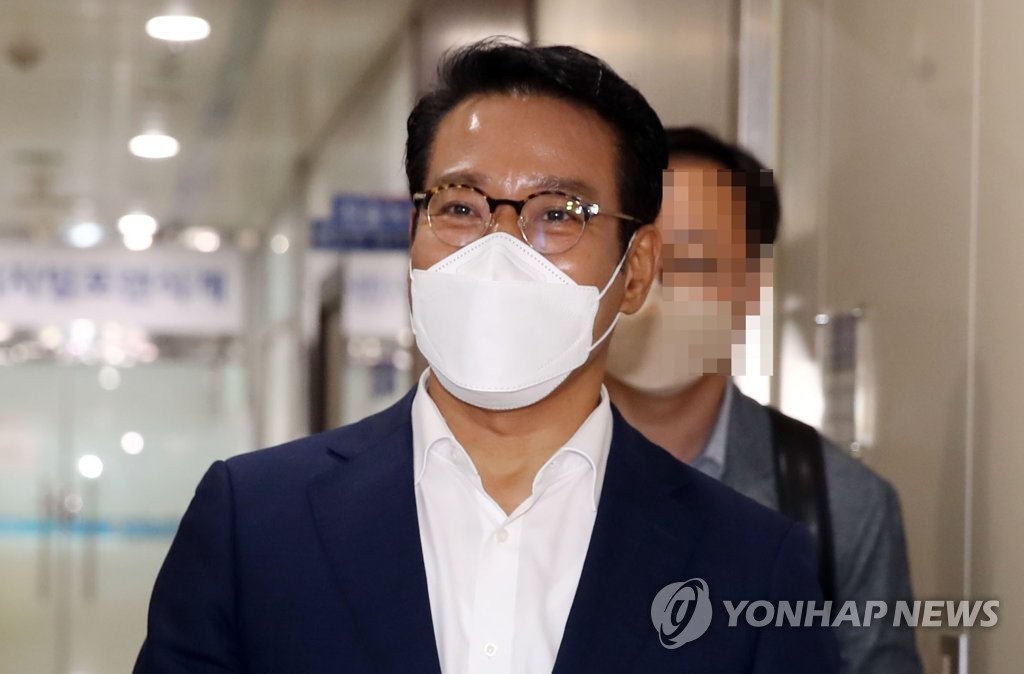 '허위학력 기재 의혹' 최경식 남원시장, 경찰 조사