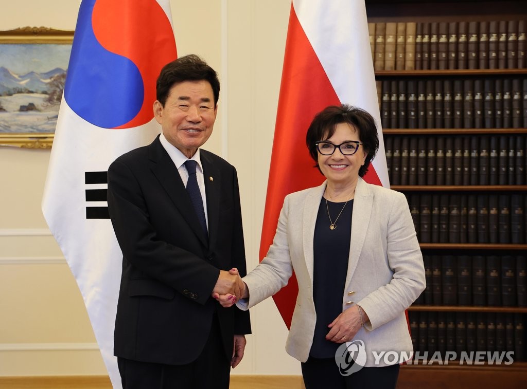 Speaker Kim visits Poland