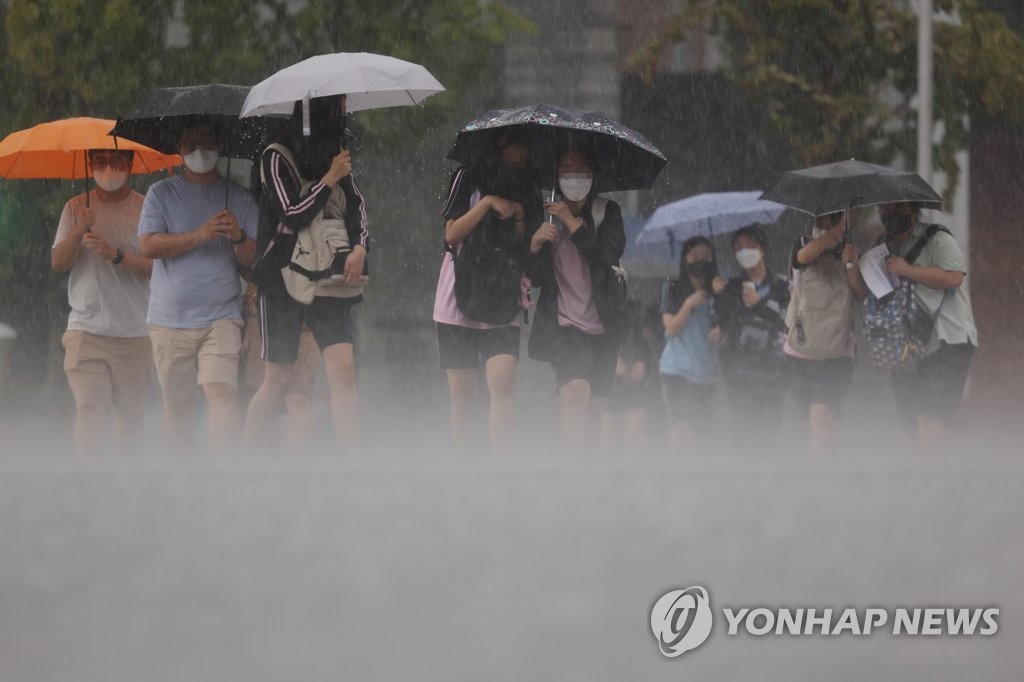 갑자기 비가 우수수