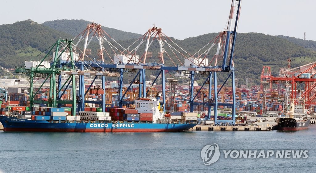 관세 영향…미 동부행 해상운임 3개월째 하락, 中·EU도 동반 ↓