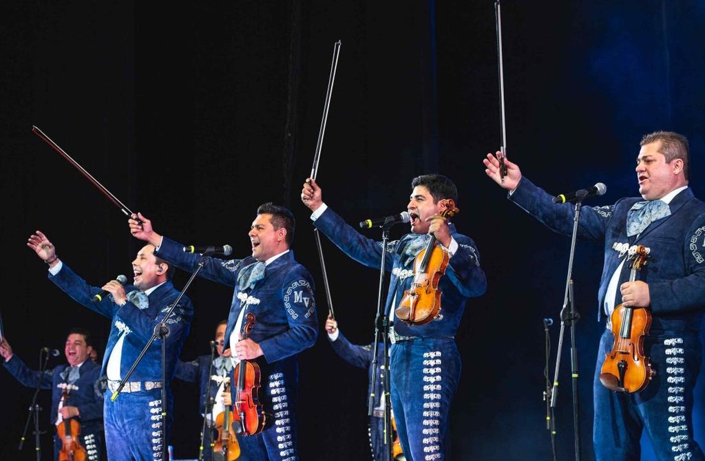 La foto, proporcionada por el NIHC, muestra una actuación de la orquesta de música folclórica mexicana Mariachi Vargas de Tecalitlán, la cual actuará en el evento "Hola, Mariachi", del 7 al 8 de octubre, en una de sus salas de espectáculos, en Jeonju, a unos 240 kilómetros al sur de Seúl. (Prohibida su reventa y archivo) 