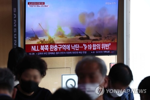 북한, 군용기 위협비행·미사일 발사 심야도발