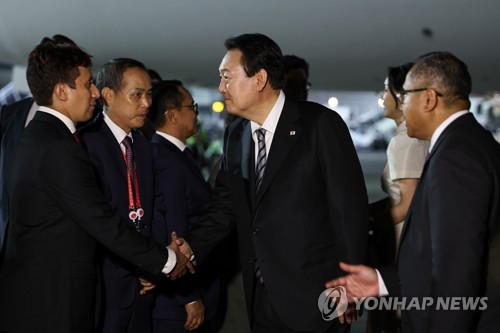 Yoon arrive en Indonésie pour le sommet du G20
