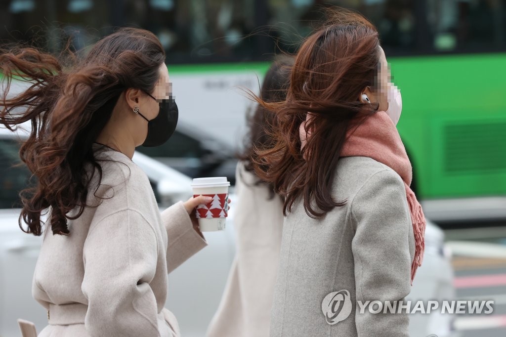 바람 부는 서울 아침