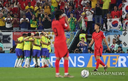 (كأس العالم) كوريا الجنوبية تخسر أمام البرازيل في مباراة دور الـ16 بنتيجة 1-4 وتفشل في التأهل إلى دور الـ8