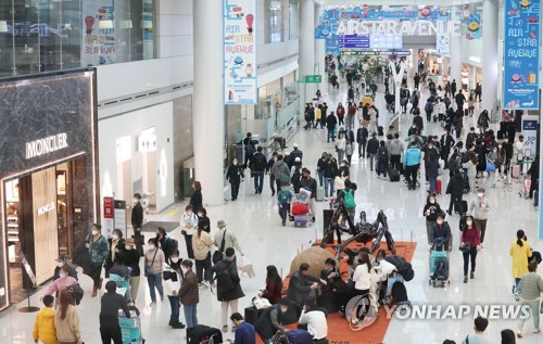 訪韓観光客１千万人誘致へ　日本人など事前の渡航許可申請が不要に