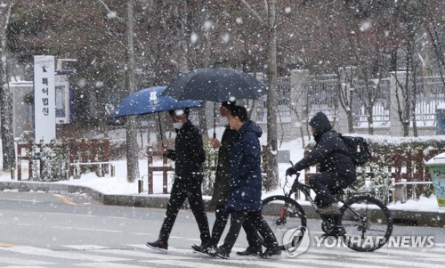 [날씨] 서울 한낮 체감온도 -17도…충청·전라는 대설