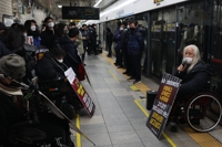 오세훈-전장연 면담 불발…내일 지하철 시위 재개