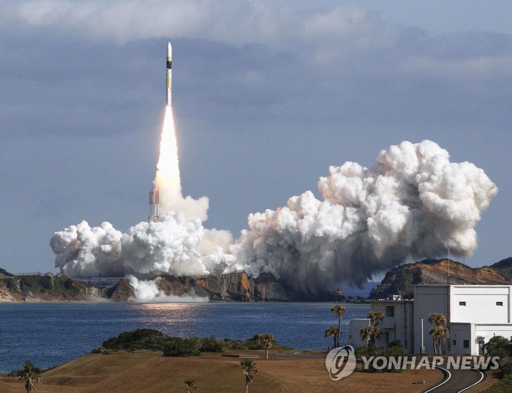 일본 위성 탑재한 H2A 로켓 발사