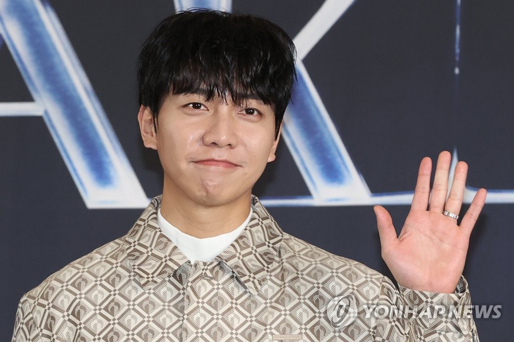 Singer-actor Lee Seung-gi poses for a photo during a press conference for the variety show "Peak Time," in this file photo taken Feb. 15, 2023. (Yonhap)