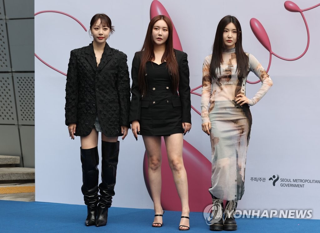 S. Korean Girl Group Brave Girls | Yonhap News Agency