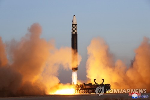 كوريا الشمالية تقول إن قدراتها النووية "ليست حديث فارغ"