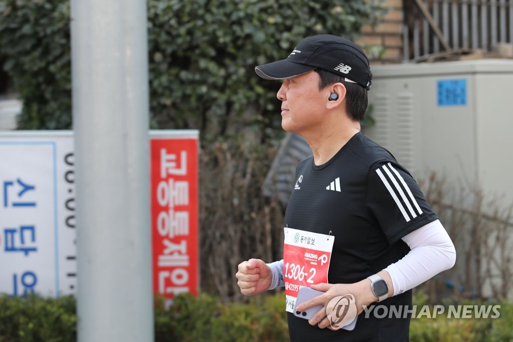 2023 서울 마라톤, 달리는 안철수 의원