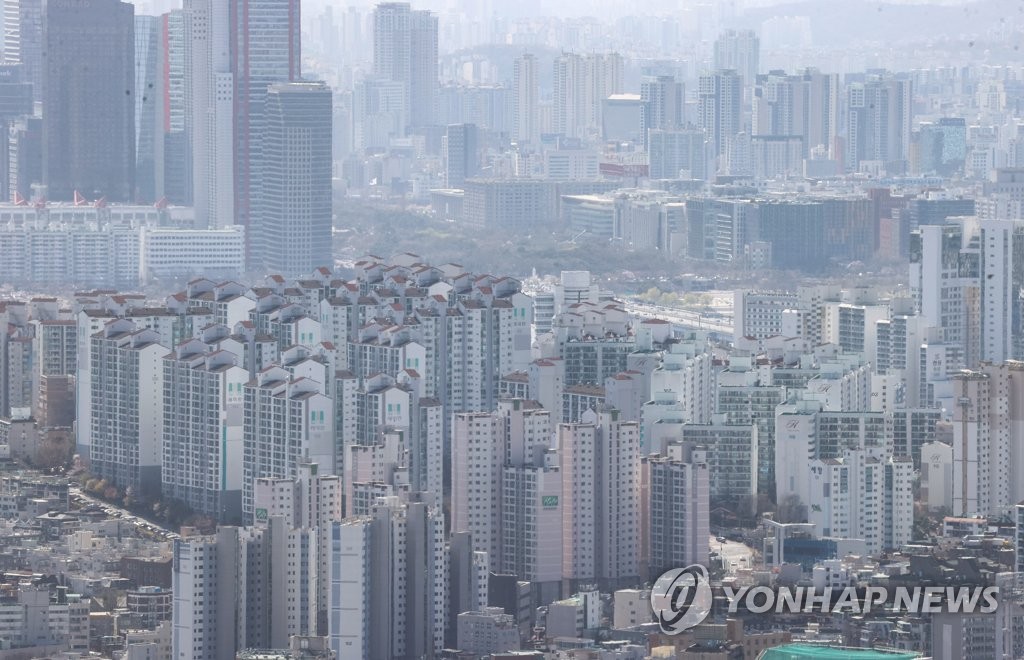 서울 남산에서 바라본 시내 아파트 모습