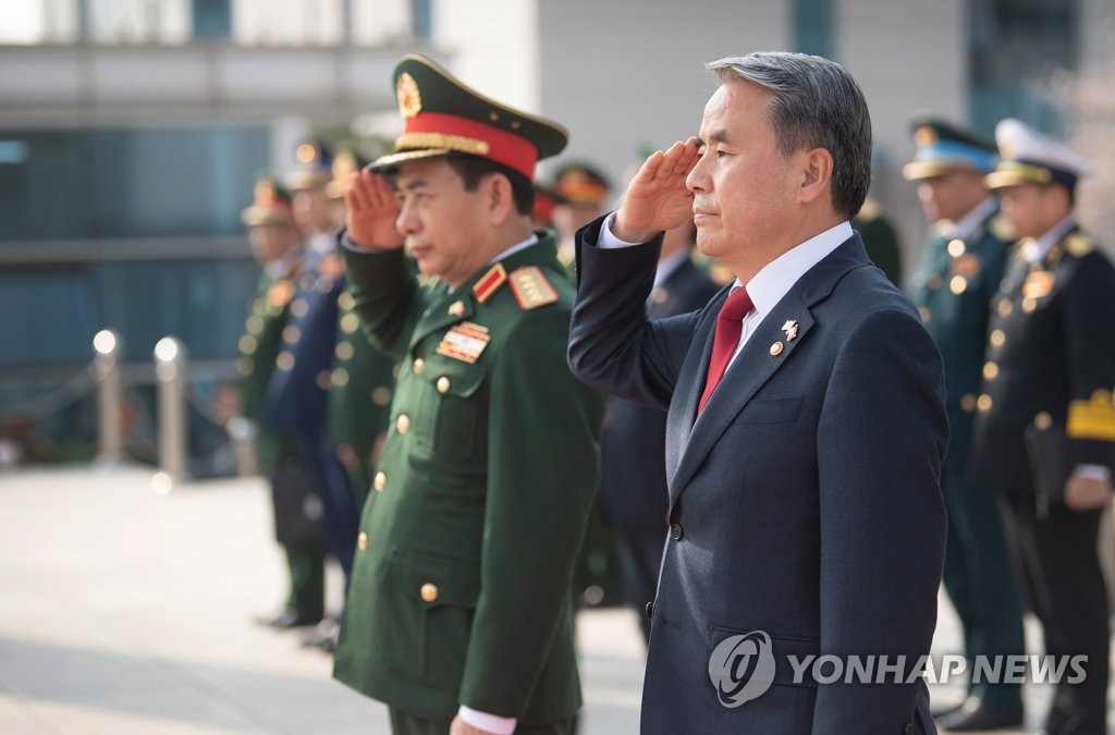 S. Korea, Vietnam agree to strengthen defense cooperation