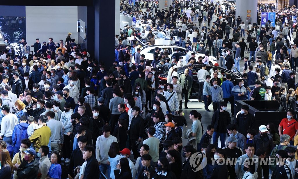 كوريا الجنوبية تسجل 11,666 إصابة جديدة بكورونا بزيادة حوالي 900 إصابة عن يوم الجمعة الماضي