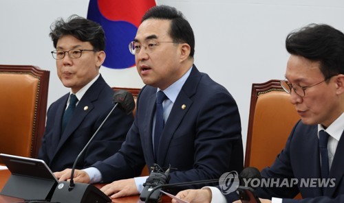 박홍근 "尹, 우크라 군사적 지원 가능성 발언 당장 철회하라"