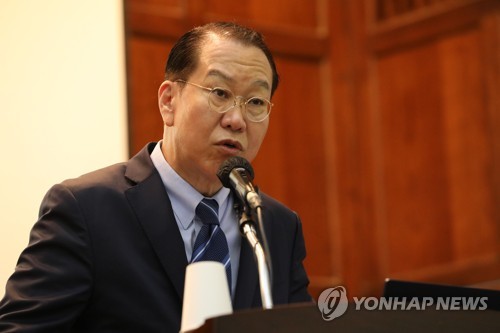 권영세 장관, 이대 특강…'자유민주주의 토대 평화통일' 강조