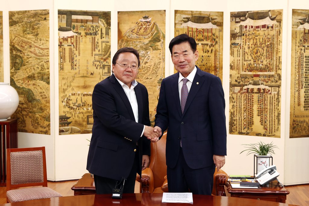 몽골 전 대통령 만난 김진표 국회의장