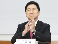 이용호 "당 의제 5인회가 결정" 김기현 "일고의 가치 없는 얘기"