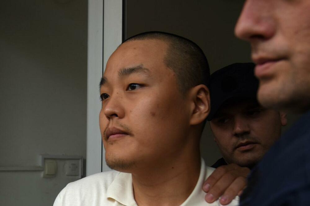 This file photo taken June 16, 2023, and provided by the Montenegro-based daily newspaper Vijesti shows disgraced South Korean crypto entrepreneur Do Kwon heading to the district court in Podgorica, the capital city of Montenegro, to attend his trial on charges of using a fake passport. (PHOTO NOT FOR SALE) (Yonhap)