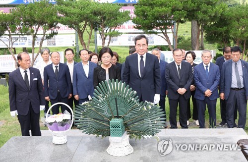 이낙연 '이재명 체제' 비판 촉각…"당 상황 심각 vs 개선장군이냐"