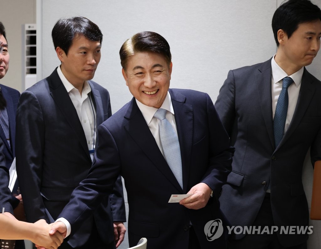 尹대통령, 이동관 방통위원장 인사청문요청안 국회 송부