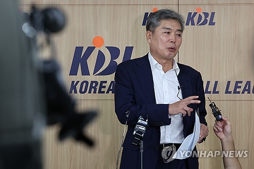 프로농구 KCC 이전에 전주시 각급 단체들 "배은망덕" 일제 성토
