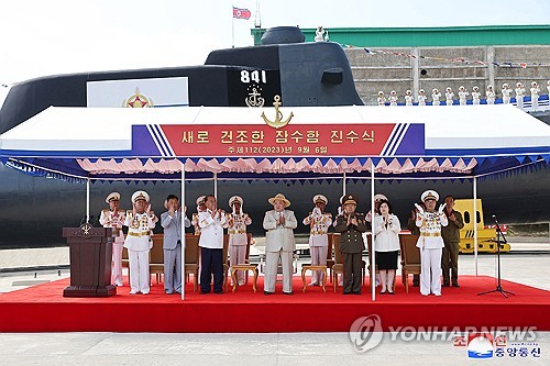  핵무기 이어 해군 챙기는 김정은…동해에 파고 높아지나