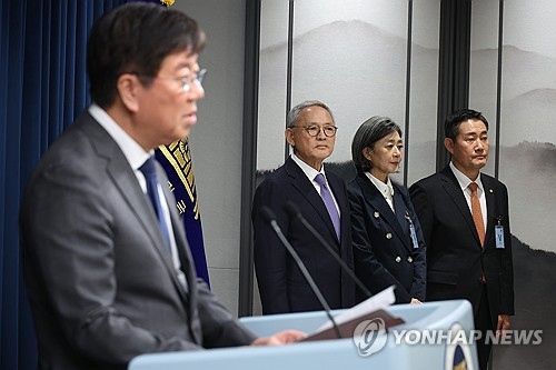(3rd LD) Yoon names new ministers of defense, culture, gender equality