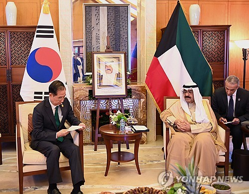 رئيس الوزراء يلتقي ولي العهد الكويتي خلال زيارته إلى الصين